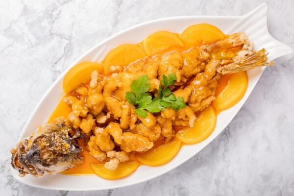 Pescado Racimo de Uvas en Salsa Naranja