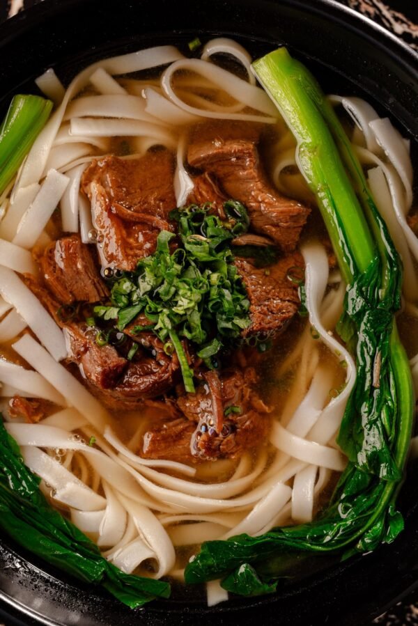 Sopa de Falda de Res y Fideos