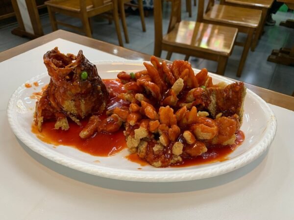 Pescado Racimo de Uvas en Salsa Hong Siu